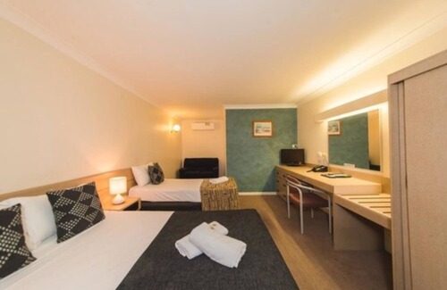 Rockhampton Hotel | Hampton Villa Motel