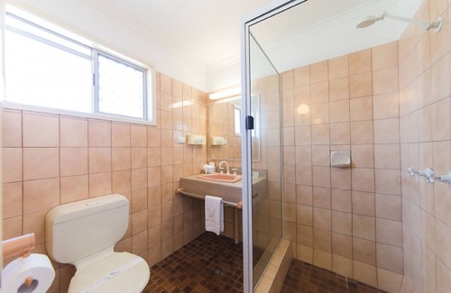 Rockhampton Hotel | Hampton Villa Motel