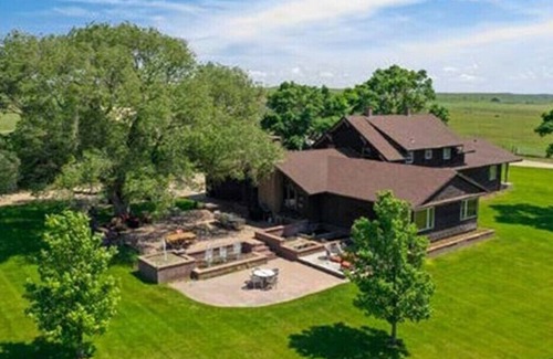 Lincoln County Casa | Hanging H Lodge in Sutherland, NE