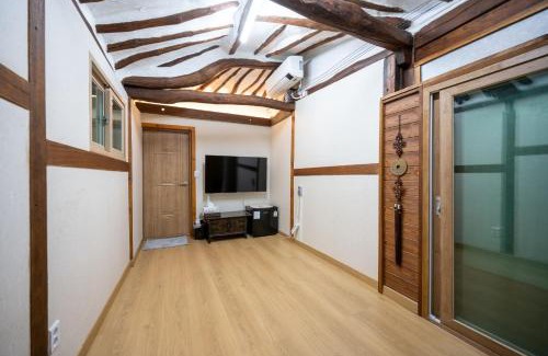 Seongnae-dong Casa | Hanok1942