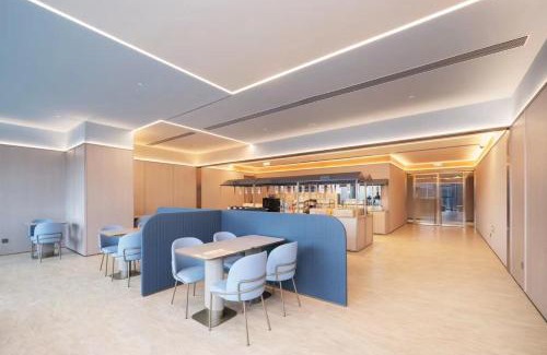 Pudong Hotel | Hanting Hotel Shanghai Lingang New City Wanda Plaza