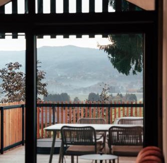 Eibiswald Casa | Hapfn Tiny House am Aichberg mit Hot Tub und Blick ins Grüne