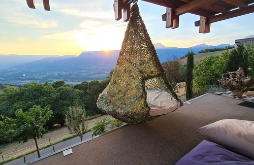 Saint-Jean-le-Vieux Villa | Happiness and Belvedere