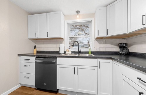 Sioux Falls Casa | Happy Haven: A Delightful 2 Bedroom Central Retreat