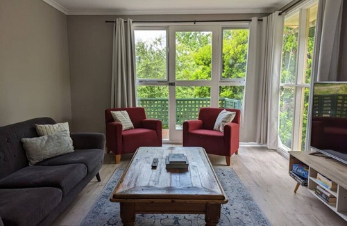 Garran Casa | Happy & Spacious Home (nr hospital) @Garran