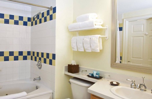 Paradise Island Complejo | Harborside Resort at Atlantis, One Bedroom Deluxe Villa, 4 Atlantis wristbands!