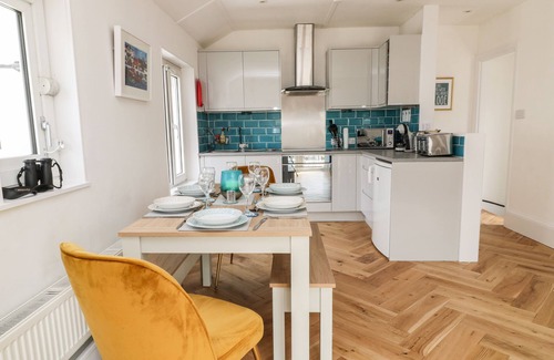 Looe Cabaña | Harbour Hideaway