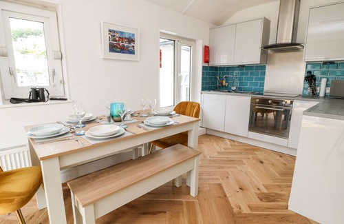 Looe Cabaña | Harbour Hideaway