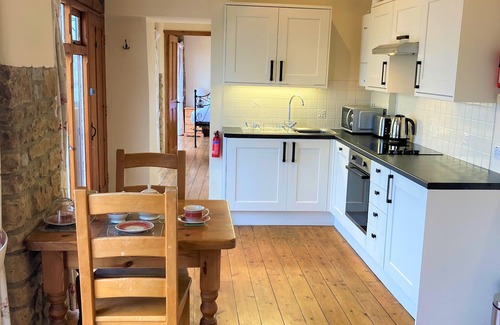 Kelston Cabaña | Hare Cottage - Fantásticas vistas desde la acogedora casa de campo cerca de Bath