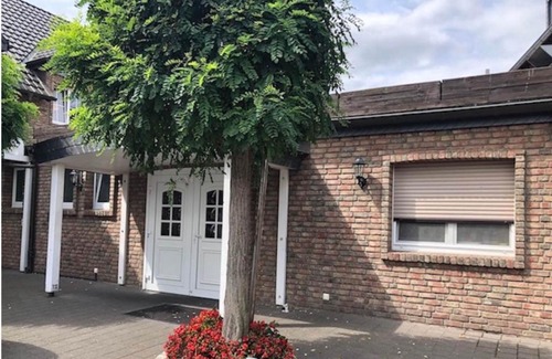 Dormagen Hotel | Haus Schönewald