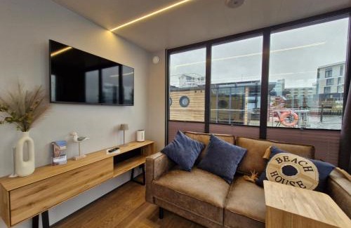 Wendtorf Alquiler De Eote | Hausboot Fjord Cirrus Solarboot mit Biosauna in Wendtorf