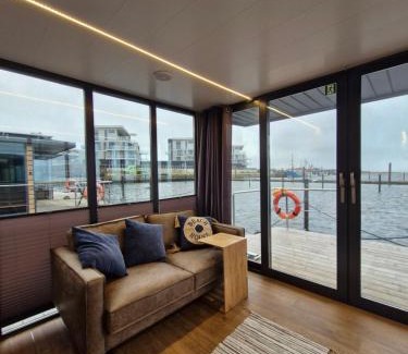 Wendtorf Alquiler De Eote | Hausboot Fjord Cirrus Solarboot mit Biosauna in Wendtorf