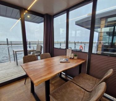 Wendtorf Alquiler De Eote | Hausboot Fjord Cirrus Solarboot mit Biosauna in Wendtorf