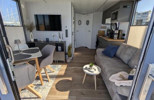 Wendtorf Alquiler De Eote | Hausboot Fjord Stella - Solarboot mit Biosauna in Wendtorf