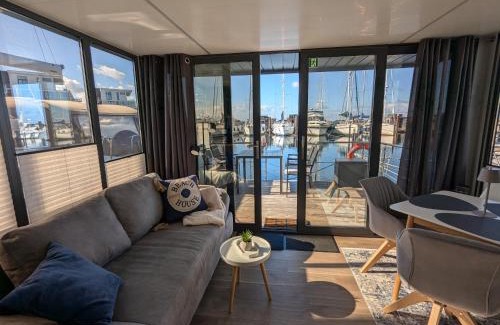 Wendtorf Alquiler De Eote | Hausboot Fjord Stella - Solarboot mit Biosauna in Wendtorf