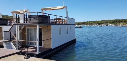 Vintijan Alquiler De Eote | Hausboot - Floating House Sofia