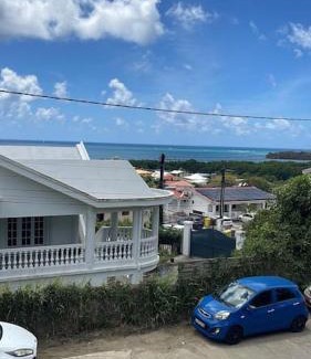 Trois-Rivieres Apartamento | Haut de villa avec vue mer et proche des plages