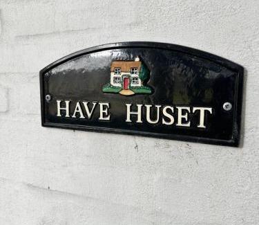 Stenstrup Chalet De Esquí | Havehuset er en oase i skoven - Få hele huset for jer selv!