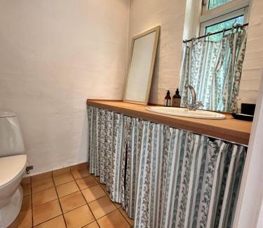 Stenstrup Chalet De Esquí | Havehuset er en oase i skoven - Få hele huset for jer selv!