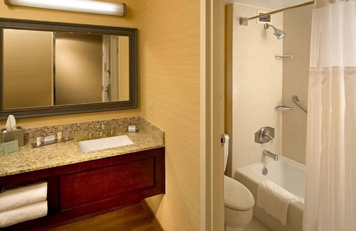 Gatlinburg Hotel | Haven of Indulgent Relaxation! 2 Relaxing Units, Pet-friendly!