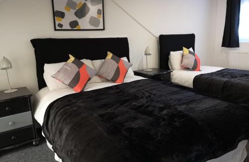 Pettits Casa | Havering Hotel