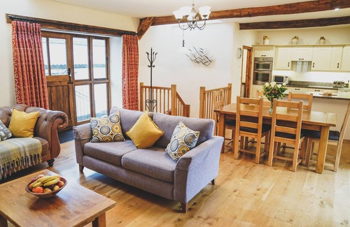 Axminster Cabaña | Hawley Farm Self Catering Holiday Accommodation