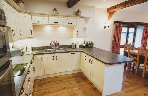 Axminster Cabaña | Hawley Farm Self Catering Holiday Accommodation