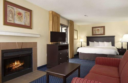 Fort Wayne Hotel | Hawthorn Extended Stay by Wyndham Fort Wayne
