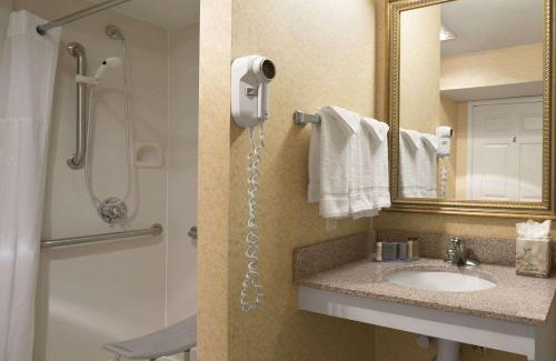Fort Wayne Hotel | Hawthorn Extended Stay by Wyndham Fort Wayne