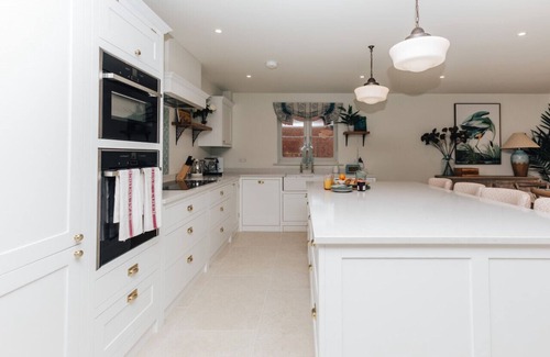 Highmoor Cross Casa | Hayward House - Hot Tub + Large Garden