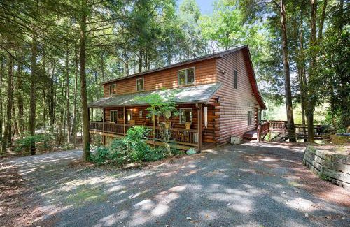 Cherry Log Casa | Hazy Hideaway with View of Ellijay River in the North GA Mountains