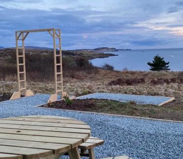 Caroy Casa | Head In The Skye - Healabhal Cottage