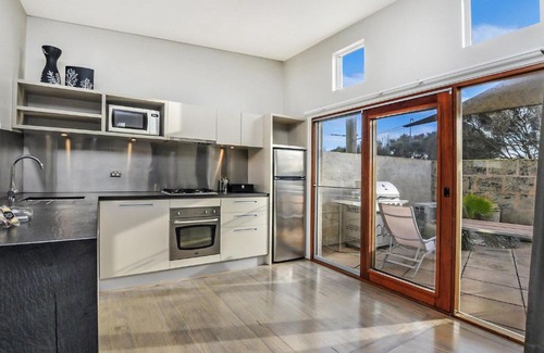 Port Fairy Villa | Hearns Beachside Villa 1