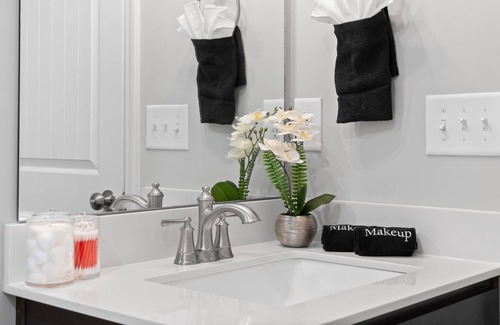 Clarksville Casa | Heart of Cupid Townhome