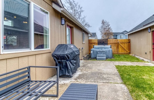 Sisters Casa | Heart of Sisters Suite