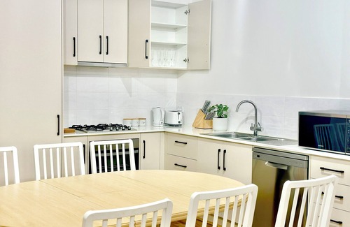 Lightsview Apartamento | Heartwarming 3BR-Townhouse/Parking/Netflix/Wifi/Close to City