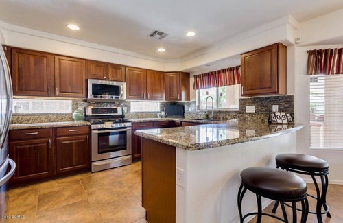 San Tan Valley Casa | Fantasy Heated Pool Backyard! Fun For The Family!