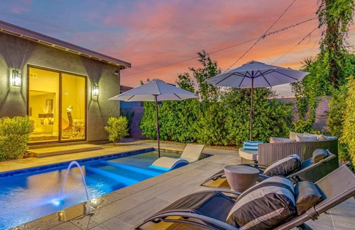 Park Scottsdale One Casa | Heated Pool Chic Furniture Modern 4BD Hot Tub