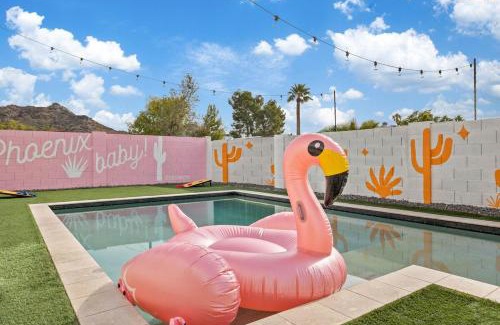 New Northtown Casa | Heated Pool Game Room, Mountain Views