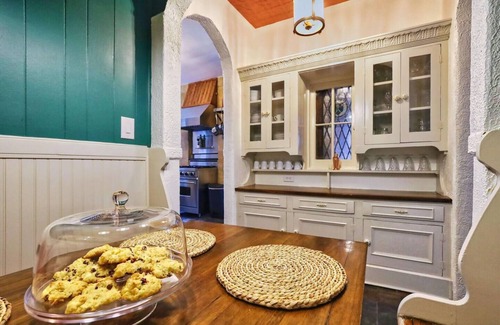 East Memphis Casa | Heated Pool✦Historic Tudor Home✦Crestmere Estate