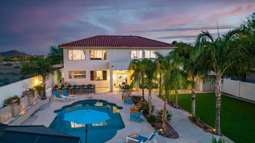 Pleasant Valley Casa | Heated Pool, Hot Tub, Pool Table, Putting Green, 5BR