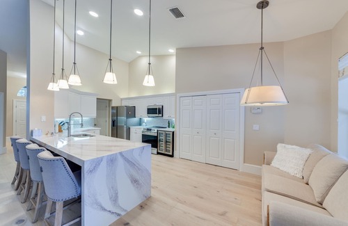 North Naples Casa | Heated Pool & Spa, Minutes from Beaches, Fifth Avenue, Mercato, and Water side.