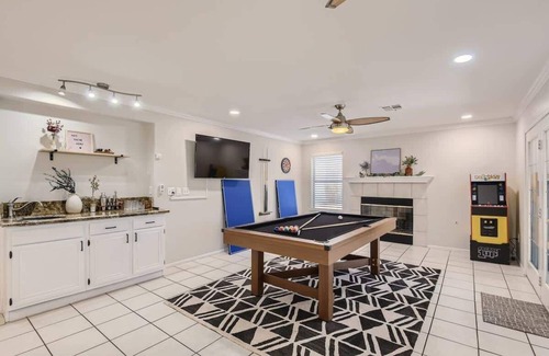 Canyon Gate Villa | Heated Pool with Cabana & Game-Room 15 Min to Strip!