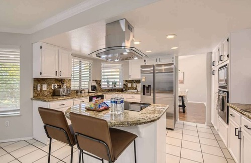 Canyon Gate Villa | Heated Pool with Cabana & Game-Room 15 Min to Strip!