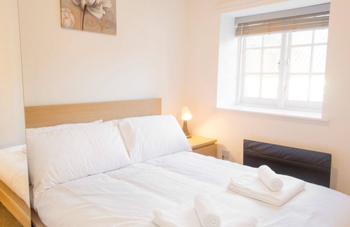 Hopton Cabaña | Campo Casa familiar | con acceso privado al gimnasio y canchas de tenis