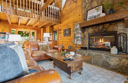 My Mountain Cabina | Heinrich's Hideaway Blue Ridge, GA