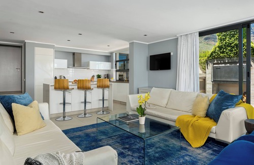 Camps Bay Villa | Hely Horizon