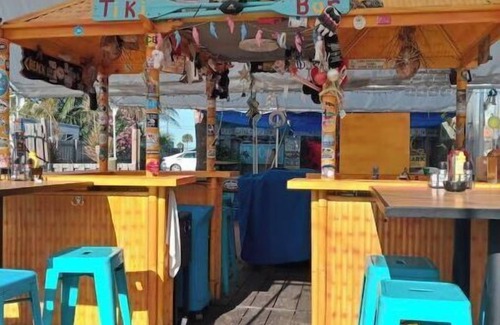Cocoa Beach Alquiler De Eote | Hemingway's Hideout: A Sailboat Hotel