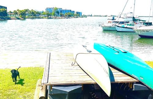 Cocoa Beach Alquiler De Eote | Hemingway's Hideout: A Sailboat Hotel