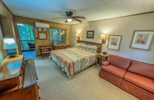 Cherokee Hotel | Hemlock Inn